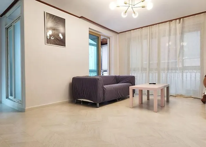 B-4 넓은 공간,white Linen House,3br,홍대 연드럴 파크,2층 B4 *