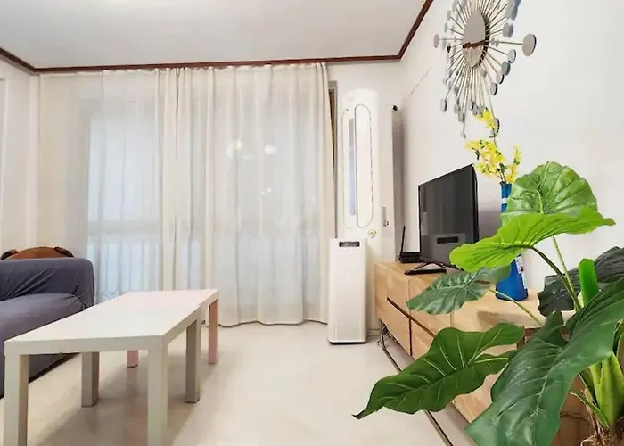 B-4 넓은 공간,white Linen House,3br,홍대 연드럴 파크,2층 B4 ソウル特別市