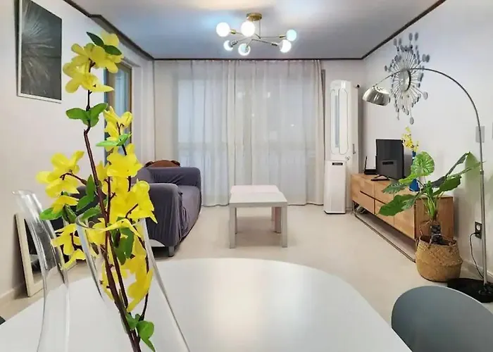 B-4 넓은 공간,white Linen House,3br,홍대 연드럴 파크,2층 B4 * ソウル特別市