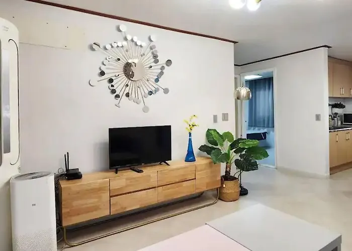 B-4 넓은 공간,white Linen House,3br,홍대 연드럴 파크,2층 B4 * ソウル特別市