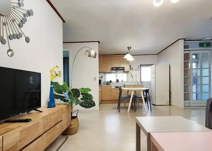 アパート B-4 넓은 공간,white Linen House,3br,홍대 연드럴 파크,2층 B4