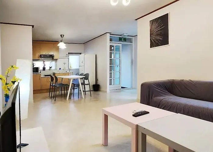 B-4 넓은 공간,white Linen House,3br,홍대 연드럴 파크,2층 B4 ソウル特別市